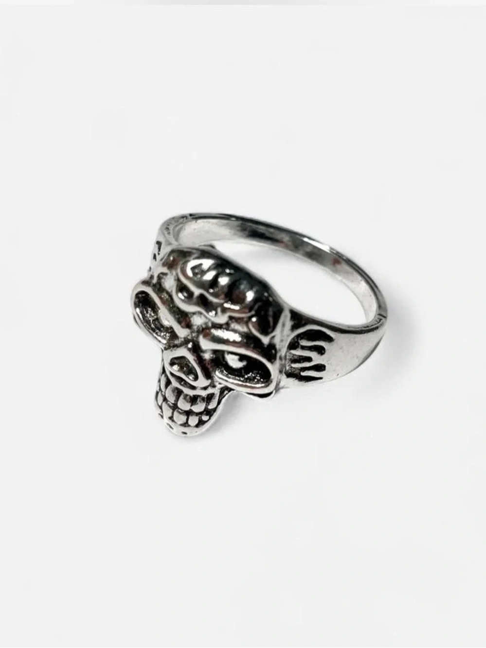 VTG 00’s / Y2K Silver Skull Gothic Style Men’s Ring